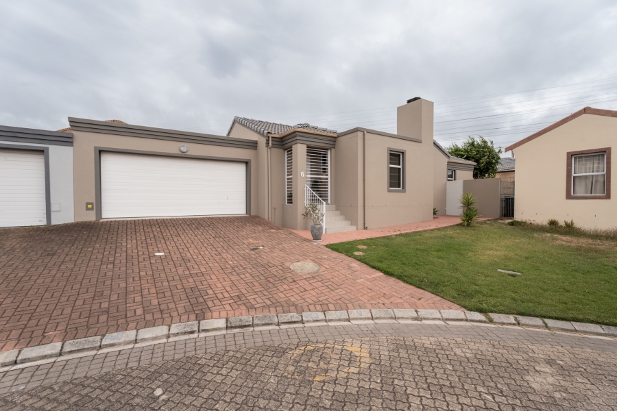 3 Bedroom Property for Sale in Eikenbosch Western Cape